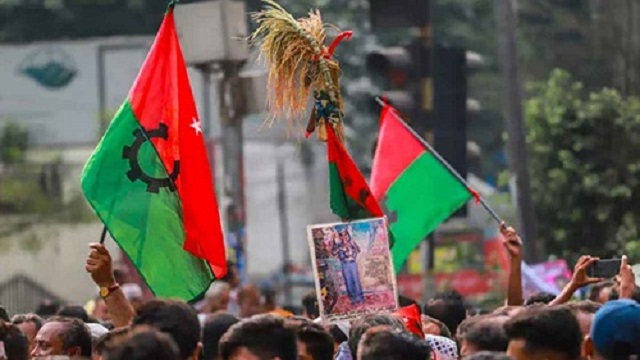 দলীয় নেতাকর্মীদের নিয়ন্ত্রণে ‘হিমশিম’ বিএনপির