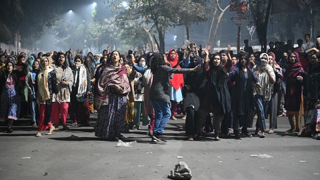 কোন কারণে ঢাবি ও সাত কলেজ সংঘর্ষ ও পাল্টাপাল্টি ধাওয়া