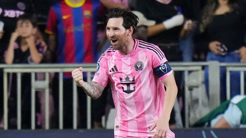 দুই গোলে পিছিয়ে থেকেও ৪-২ জয়: মেসির জোড়া গোলে এমএলএসে ইন্টার মায়ামির দাপট