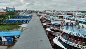 বরিশালে অভ্যন্তরীণ রুটে লঞ্চ চলাচল বন্ধ