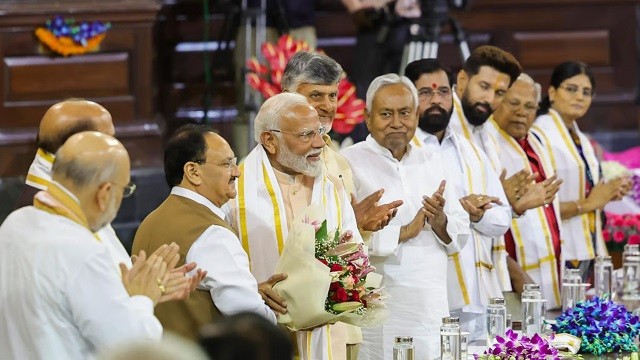 মোদির মন্ত্রিসভায় জায়গা পেলেন যারা