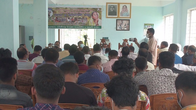 প্রধানমন্ত্রীর উপর গ্রেনেড হামলার প্রতিবাদে ও শহীদদের স্মরণে গোপালগঞ্জে স্মরণ সভা ও দোয়া মাহফিল