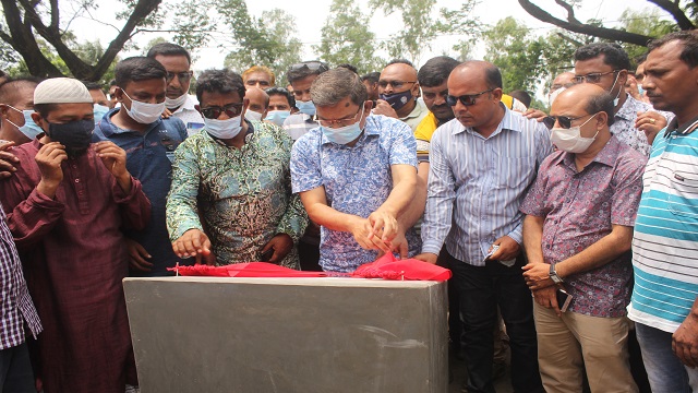 পাবনায় দু’টি সড়ক উন্নয়নকাজের উদ্বোধন করলেন এমপি প্রিন্স