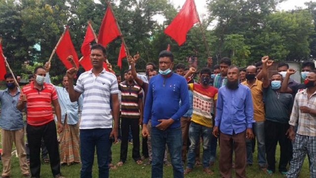 বড়পুকুরিয়া তাপবিদ্যুৎ কেন্দ্রে অবৈধভাবে শ্রমিক নিয়োগ বন্ধের দাবিতে বিক্ষোভ 