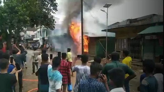 দোয়ারাবাজারের বাংলাবাজারে আগুন, কোটি টাকার ক্ষতি