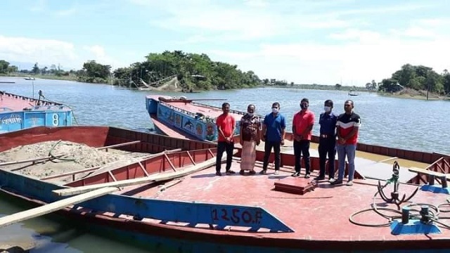 অবৈধভাবে বালু উত্তোলনের দায়ে দোয়ারাবাজারে ৩লক্ষ টাকা জরিমানা