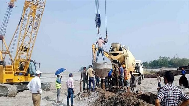 তিস্তা সেতুর নির্মাণ কাজ এগিয়ে চলেছে ,৭টি পিলারের ঢালাই সম্পন্ন