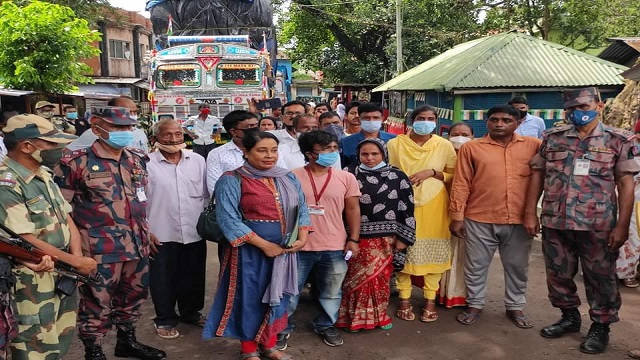 নিজ দেশে ফিরে গেলেন ভারতীয় ৩ নাগরিক