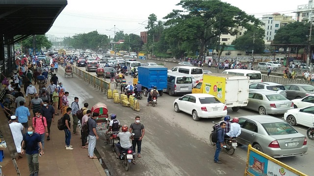 কঠোর লকডাউনে কঠোর জ্যাম।