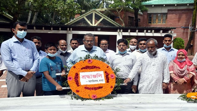 জাতির পিতার সমাধি সৌধে বাপার্ডের নবাগত মহাপরিচালকের শ্রদ্ধা নিবেদন