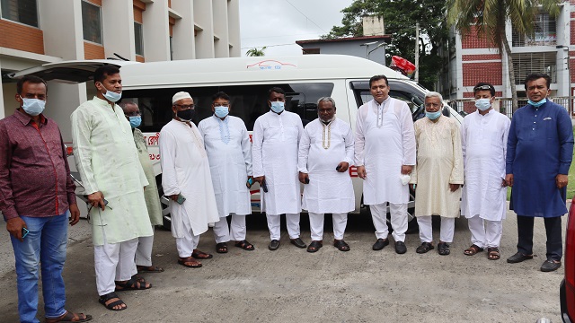 কোটালীপাড়ায় করোনা রোগীদের জন্য ফ্রি অ্যাম্বুলেন্স সেবা কার্যক্রমের উদ্বোধন