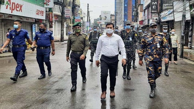 লক্ষ্মীপুরে লকডাউন বাস্তবায়নে যৌথ অভিযান, অপ্রয়োজনে বের হলেই জরিমানা