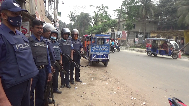 লক্ষ্মীপুরে অতিরিক্ত লোক সমাগমের কারণে জেলাবাসী আতঙ্কে 