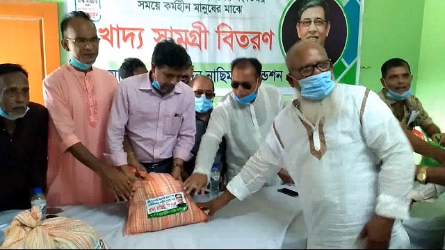 মাদারীপুরে বাহাউদ্দিন নাছিম ফাউন্ডেশনের পক্ষে সদর উপজেলার ১৫ ইউনিয়নে খাদ্য সহায়তা বিতরণ