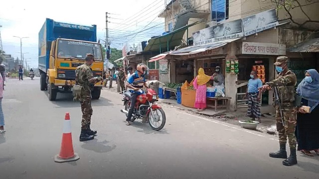 মাদারীপুরে গত ২৪ ঘন্টায় করোনা শনাক্ত ৯১, লকডাউনের ৭ম দিনে বেড়েছে মানুষের চলাচল