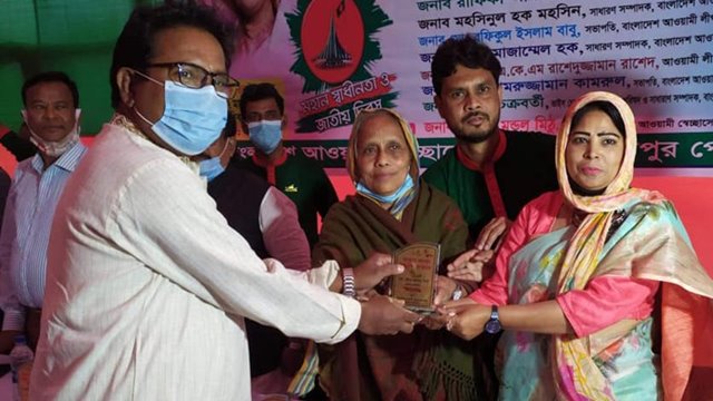 সৈয়দপুরে জ্যৈষ্ঠ নাগরিক ও করোনা যোদ্ধাদের সম্মাননা