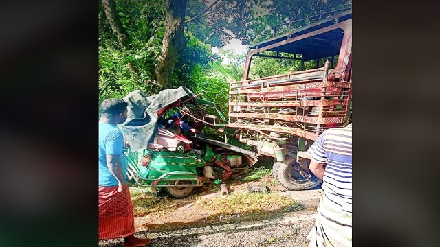 পাবনায় সড়ক দূর্ঘটনায় শিশুসহ তিনজন নিহত