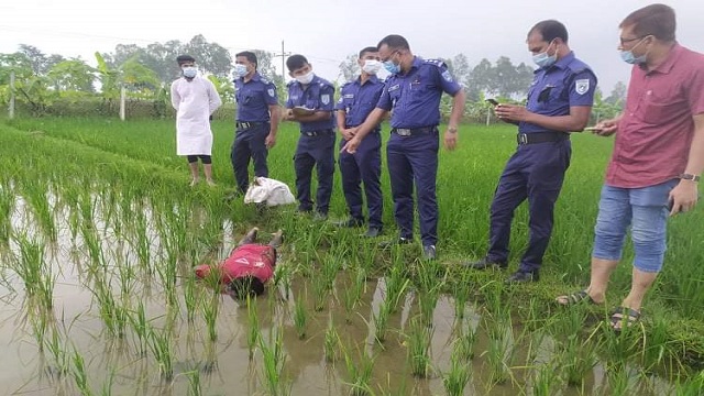 ধানক্ষেতে আদিবাসী বৃদ্ধের লাশ