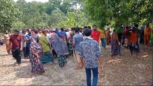 সাতক্ষীরার দেবহাটায় স্বামী কর্তৃক স্ত্রী তাসলিমা খাতুনকে পিটিয়ে হত্যার অভিযোগ, স্বামী আজিবর রহমান পলাতক