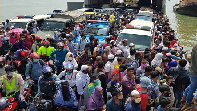 শিমুলিয়া-বাংলাবাজার নৌরুটে ঢাকামুখী যাত্রীচাপ অব‌্যাহত 