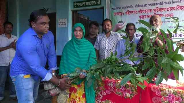 হিলিতে জলবায়ু ও পরিবেশগত পরিবর্তনের নেতিবাচক প্রভাব বিষয়ক সেমিনার অনুষ্ঠিত