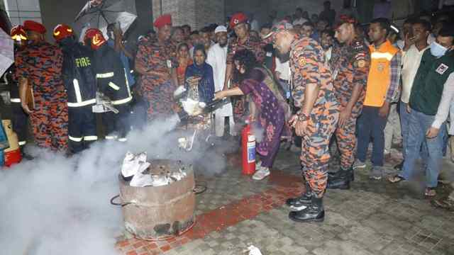 নির্বাচন কমিশন ভবনে অগ্নিনিরাপত্তা মহড়া