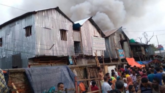 মহাখালীতে অগ্নিকাণ্ডের ঘটনায় ৫ সদস্যের তদন্ত কমিটি