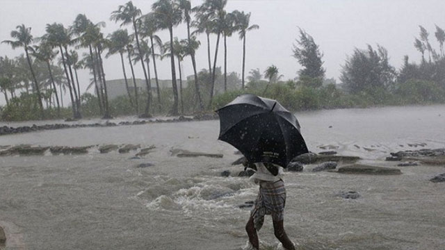 ৬ ফুট উচ্চতায় জলোচ্ছ্বাস, উপকূলীয় এলাকা পানির নিচে