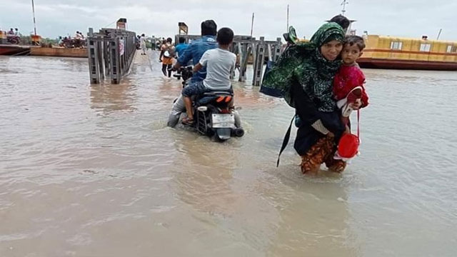 প্লাবিত উপকূল, পানিবন্দি লক্ষাধিক মানুষ