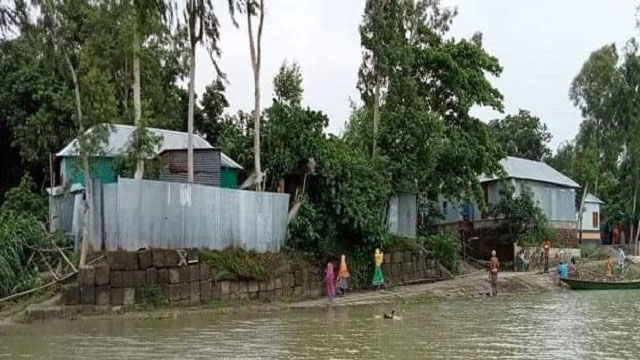 যমুনায় পানি বেড়ে সিরাজগঞ্জে নিম্নাঞ্চল প্লাবিত