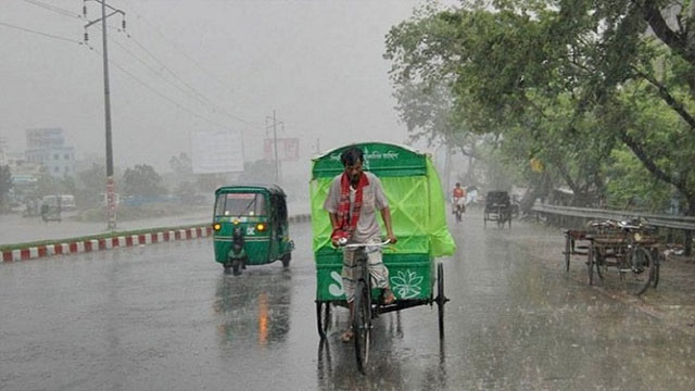 চার বিভাগে ভারি বৃষ্টি, ভূমিধসের শঙ্কা