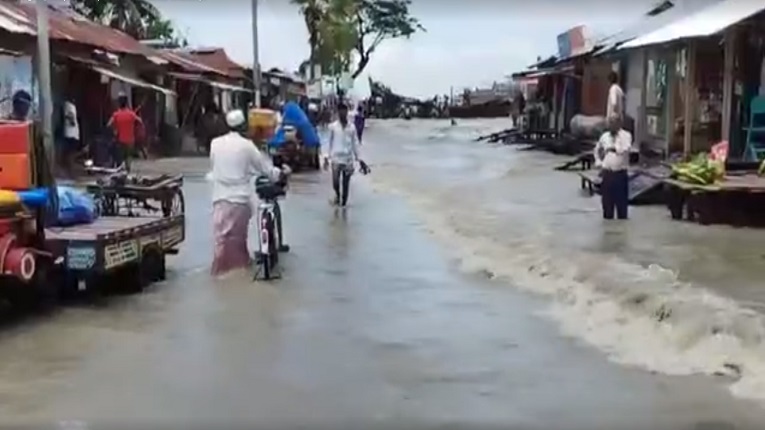 জোয়ারের পানিতে নিঝুমদ্বীপের নিম্নাঞ্চল প্লাবিত