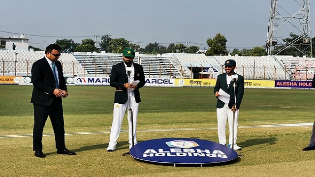 ঢাকা টেস্টে বোলিংয়ে বাংলাদেশ, অভিষেক হয়েছে জয়ের