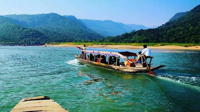 সিলেটে জমে উঠেছে পর্যটন ব্যবসা  