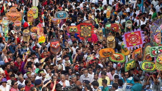 দুই বছর পর বর্ষবরণে এসে আনন্দিত মানুষ