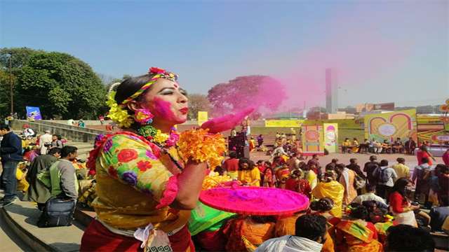 সোহরাওয়ার্দীতে উদ্যানে বসন্তবরণ