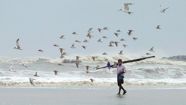 ঘূর্ণিঝড় ‘অশনি’র রূপ বদল