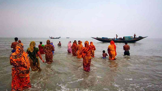 দুবলার চরে শুরু হয়েছে রাস উৎসব