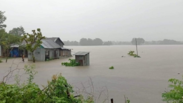 পাহাড়ি ঢলে আখাউড়া প্লাবিত