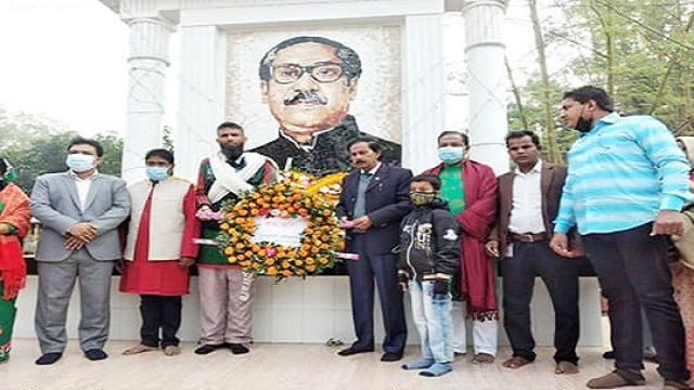 ঘোড়াঘাটে যথাযথ মর্যাদায় মহান বিজয় দিবস পালিত