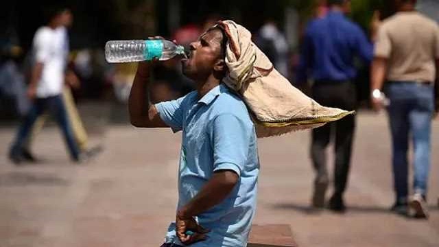 তীব্র গরমে পুড়ছে জনপদ