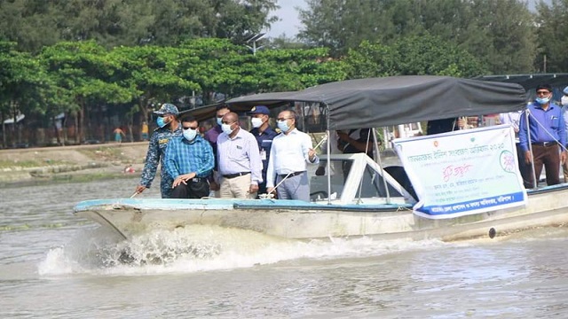 ইলিশ রক্ষায় কীর্তনখোলা নদীতে অভিযান