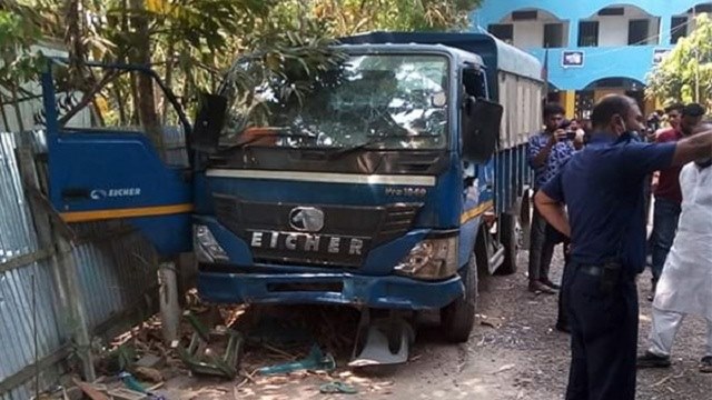 পিকআপ চাপায় শিক্ষক-শিক্ষার্থী নিহতের ঘটনায় তদন্ত কমিটি গঠন