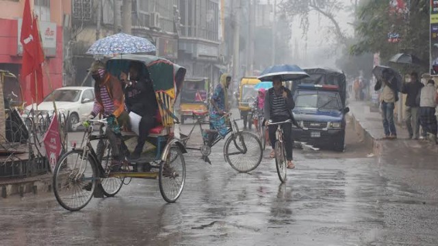 ভারি বর্ষণ অব্যাহত থাকতে পারে আরও ৩ দিন