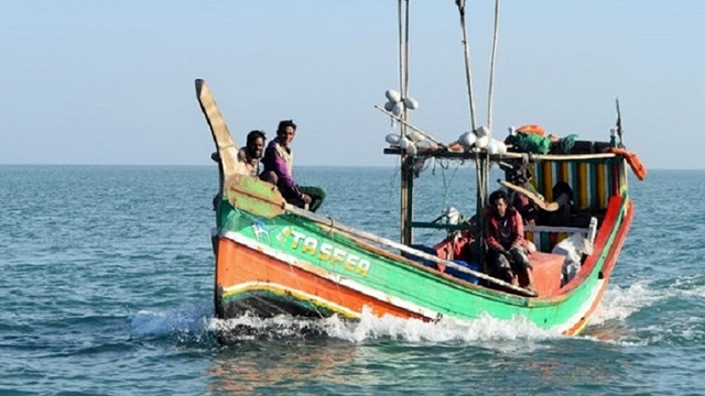 সেন্টমার্টিন থেকে ফিরেছেন ২৫০ পর্যটক