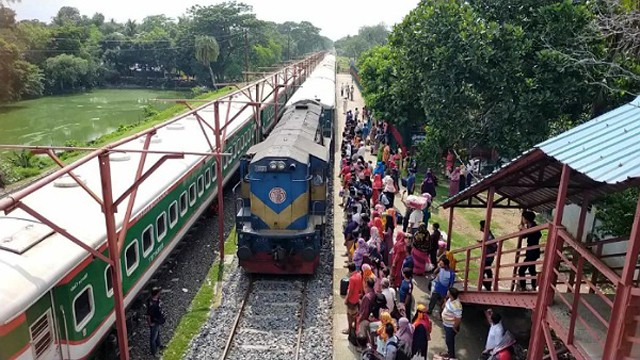 মোংলা কমিউটার ট্রেনের প্রথম যাত্রা আজ